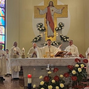 Biskup Šaško predvodio misu na Tijelovo u Karlovcu