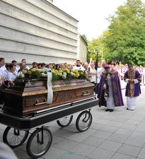Oproštaj od majke zaprešićkog dekana vlč. Frkonje