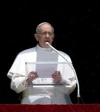 Papa: Neka ne manjka posla - to je izvor dostojanstva