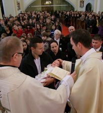 Krštenje petog djeteta obitelji Puljek