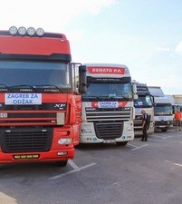 Konvoj s 350 tona pomoći krenuo put poplavljenih područja