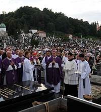 Karlovac se oprostio od mons. Marijana Radanovića