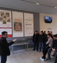Studenti u posjeti izložbi: “Alojzije Stepinac u slici i riječi”
