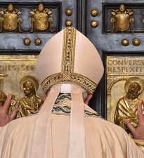 Papa otvorio Izvanrednu svetu godinu milosrđa