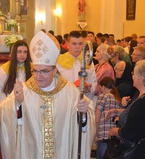 Kardinal Bozanić u pastoralnom pohodu župi u Kašini
