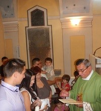 Župnik Toplak krstio peto dijete obitelji Fanjek