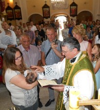 U Vugrovcu kršten Noa, peto dijete u obitelji