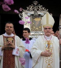 Kardinal Bozanić: Dar života i obitelj - goruća pitanja današnjice