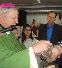 Dvostruko krštenje petog djeteta u župi Jelkovec