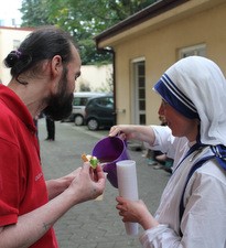 Ne bacaj, doniraj!