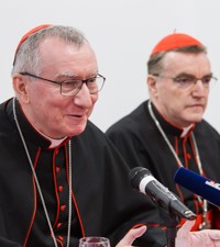 Tiskovna konferencija kardinala Parolina
