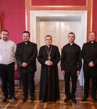 Kardinal Bozanić povjerio službe ovogodišnjim mladomisnicima