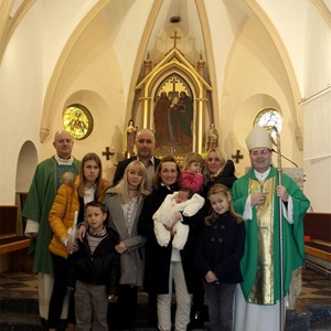 Biskup Šaško krstio u Markuševcu krstio Ivana i Emu
