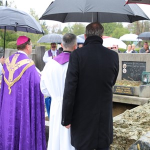 Biskup Šaško predvodio sprovodne obrede za preminulog vlč. Miriana Šuvaka