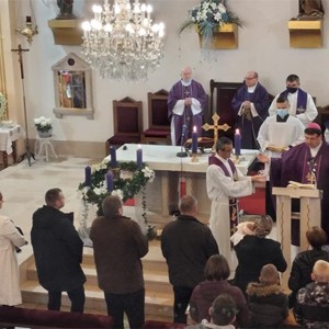 Biskup Šaško krstio peto dijete obitelji Risek i treće dijete obitelji Rinkovec