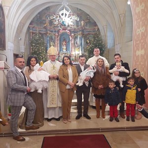 Biskup Gorski krstio troje djece u Župi sv. Brcka u Brckovljanima