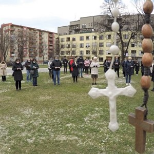 Župljani Španskog molitvom se pridružili korizmenoj procesiji