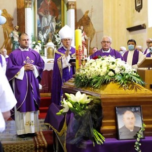 Biskup Gorski predvodio misu zadušnicu i sprovodne obrede za preminulog vlč. Pavla Kunšteka