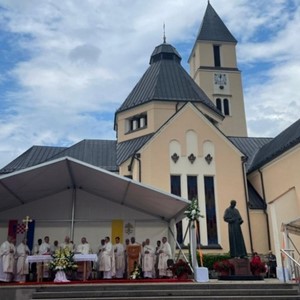 Biskup Jezerinac proslavio obljetnice svećeničke i biskupske službe