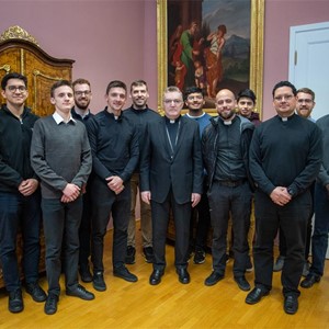 Zagrebački nadbiskup primio bogoslove londonskog sjemeništa "Redemptoris Mater"