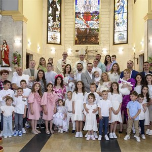 Biskup Šaško krstio četvero djece mnogobrojnih obitelji