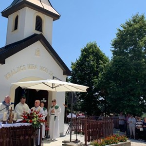 Rastoki: Proštenje u čast Majke Božje Kraljice Mira i predstavljanje propovijedi mons. Batelje