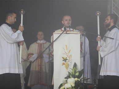 /A/2024/11/A/Nadbiskup Kutleša predvodio misno slavlje svetkovine Svih svetih na zagrebačkom groblju Mirogoj2024 (10).JPG