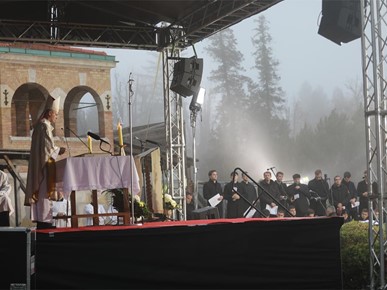 /A/2024/11/A/Nadbiskup Kutleša predvodio misno slavlje svetkovine Svih svetih na zagrebačkom groblju Mirogoj2024 (16).JPG