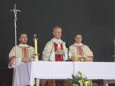 /A/2024/11/A/Nadbiskup Kutleša predvodio misno slavlje svetkovine Svih svetih na zagrebačkom groblju Mirogoj2024 (2).JPG