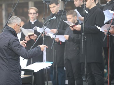 /A/2024/11/A/Nadbiskup Kutleša predvodio misno slavlje svetkovine Svih svetih na zagrebačkom groblju Mirogoj2024 (7).JPG