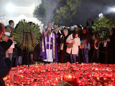 /A/2024/11/A/Nadbiskup Kutleša predvodio misno slavlje svetkovine Svih svetih na zagrebačkom groblju Mirogoj2024_1 (6).JPG