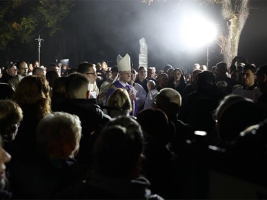 /A/2024/11/A/Nadbiskup Kutleša predvodio misno slavlje svetkovine Svih svetih na zagrebačkom groblju Mirogoj2024_1 (8).JPG