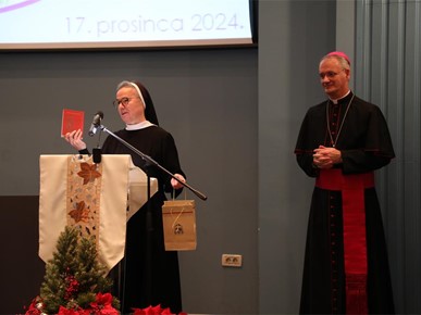 /A/2024/12/D/Održan predbožićni susret nadbiskupa Kutleše s ravnateljima odgojno-obrazovnih ustanova u Zagrebačkoj nadbiskupiji2024 (20).JPG