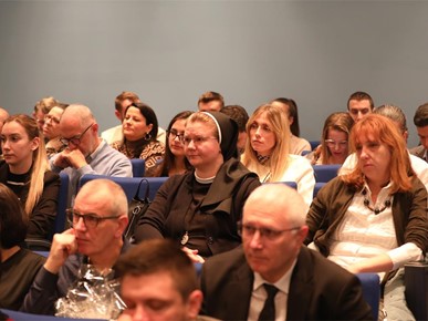 /A/2024/12/E/Predbožićni susret predstavnika crkvenih ustanova, zajednica i udruga s nadbiskupom Kutlešom2024 (14).JPG