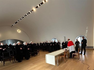 /A/2024/12/F/Kardinal Bozanić pohodio Kuću maticu sestara milosrdnica u Zagrebu2024 (3).jpeg