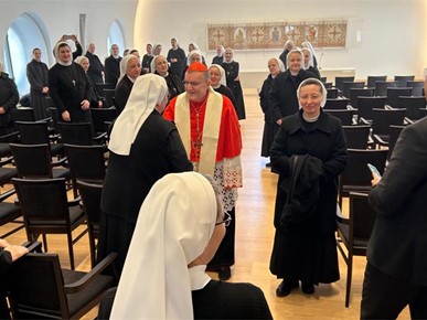 /A/2024/12/F/Kardinal Bozanić pohodio Kuću maticu sestara milosrdnica u Zagrebu2024 (6).jpeg