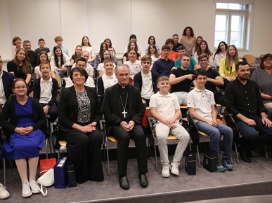 /A/2024/6/A/240603 Nadbiskup i vjeroučenici (12).JPG