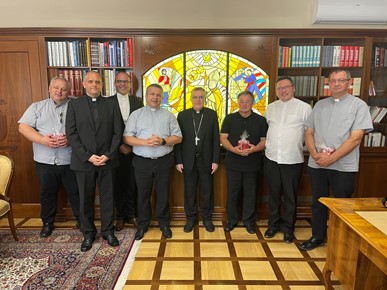 /A/2024/6/E/Kardinal Bozanić primio prezbitere jubilarce koji slave 20. godišnjicu svećeništva.jpg