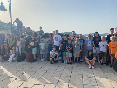 /A/2024/7/A/Duhovno ljetovanje mladih Župe svete Terezije od Djeteta Isusa na otoku Prviću (4).jpg