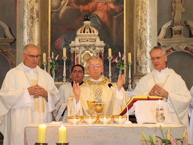 /A/2024/7/B/Biskup Ivan Milovan proslavio dijamantni svećenički jubilej (7).JPG