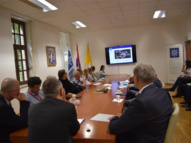 /A/2024/7/B/HKS posjetili profesori teologije iz Austrije, Njemačke, Poljske, Slovačke, Mađarske i Ukrajine (1).jpg