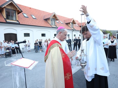 /A/2024/7/B/Nadbiskup Kutleša blagoslovio novi hodočasnički centar u Mariji Bistrici (11).JPG