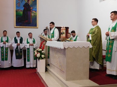 /A/2024/7/B/​Mladomisnici posjetili Karmel u Brezovici (1).jpg