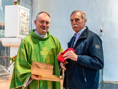 /A/2025/1/A/Nacionalno svetište svetog Josipa dobilo misal na kineskom jeziku (1).JPG