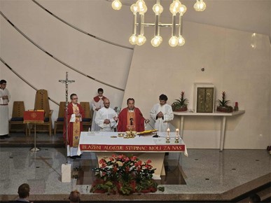 /A/2025/10/A/Proslava titulara u Župi bl. Alojzija Stepinca u Velikoj Gorici (2).jpg