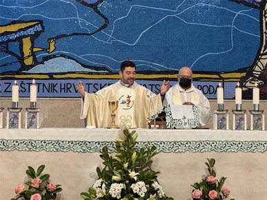 /A/2025/10/B/Argentinski hodočasnici hodočastili sv. Josipu u Karlovac (1).jpg