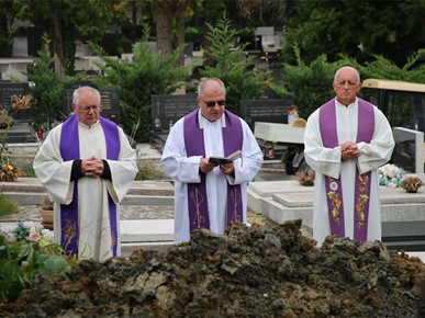 /A/2025/10/B/Sprovodni obredi za preminulog vlč. Ivana Sirovca (10).JPG