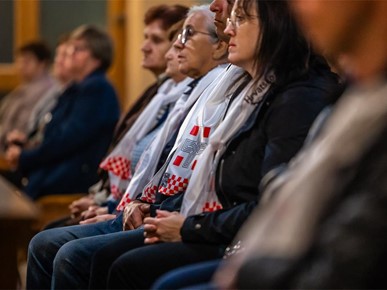 /A/2025/10/B/Vlč. Tenšek slavio misu u zajedništvu s hodočasnicima koji nisu mogli otići u Rim (3).jpg