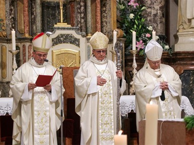 /A/2025/10/D/Biskup Gorski predvodio euharistijsko slavlje svetkovine sv. Terezije Avilske, zaštitnice požeške katedrale (13).jpg