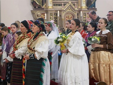 /A/2025/10/D/Biskup Gorski predvodio euharistijsko slavlje svetkovine sv. Terezije Avilske, zaštitnice požeške katedrale (14).jpg